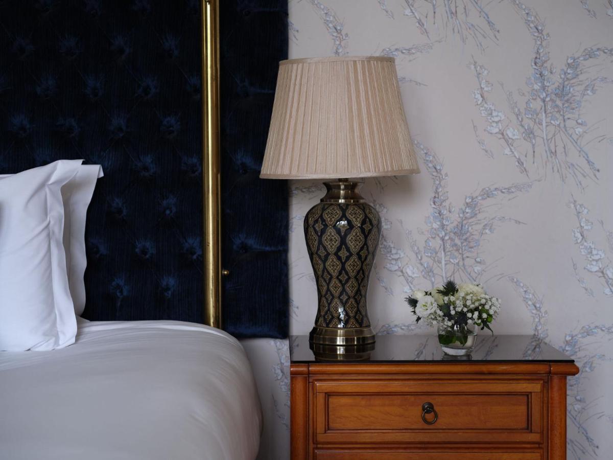 Lyrath Estate Hotel Kilkenny Exterior photo A lampshade