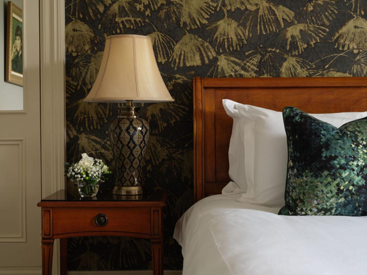 Lyrath Estate Hotel Kilkenny Exterior photo A bedroom at the hotel