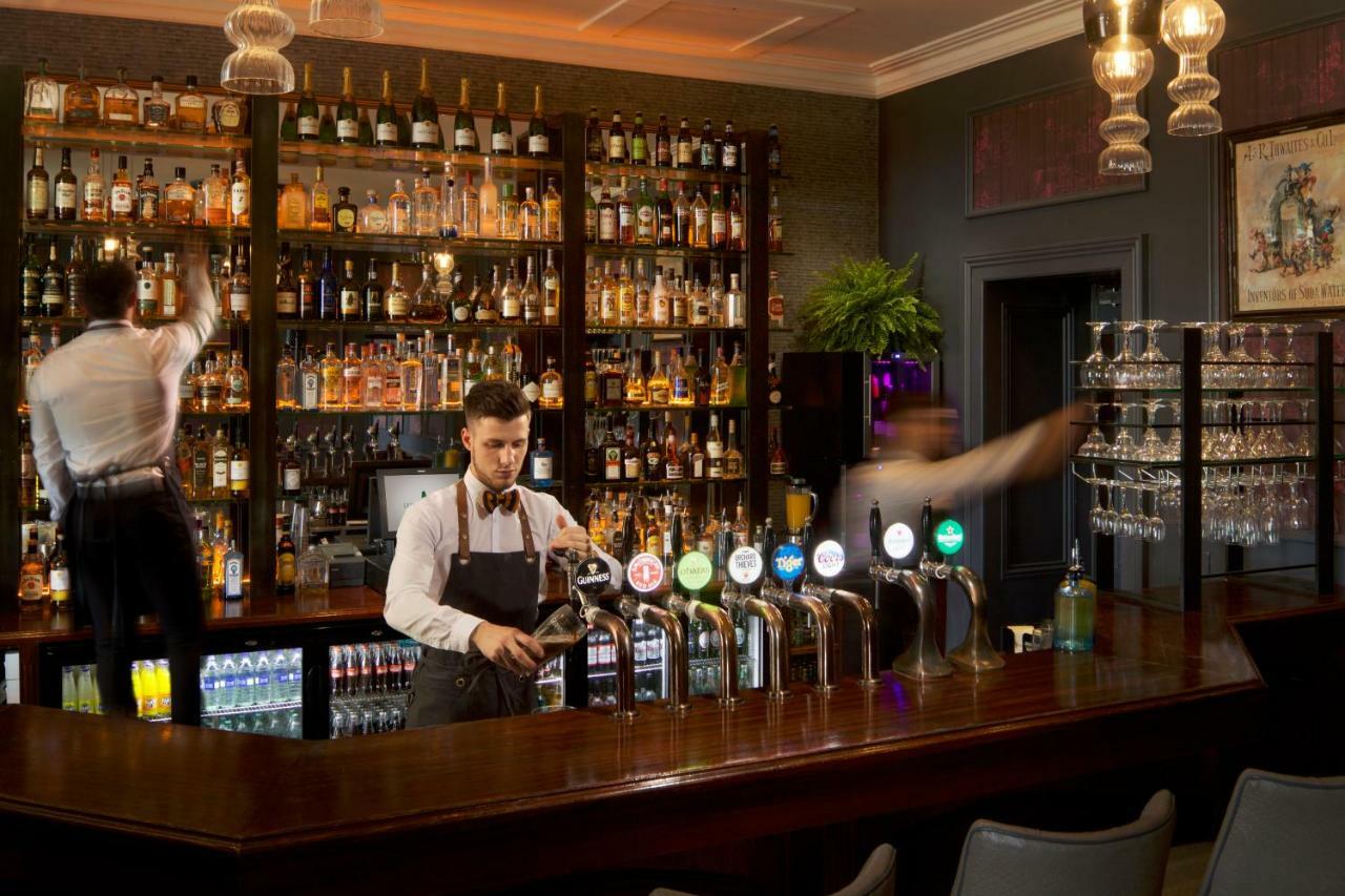 Lyrath Estate Hotel Kilkenny Exterior photo The bar at the Old Vic